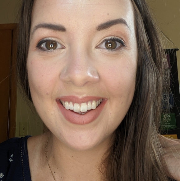 Meet your Posher, Madison - Picture 1 of 1